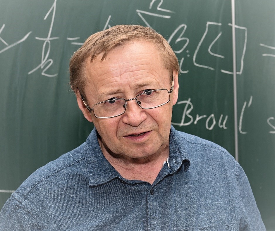 Prof. Pavel Janoš z Univerzity Jana Evangelisty Purkyně v Ústí nad Labem